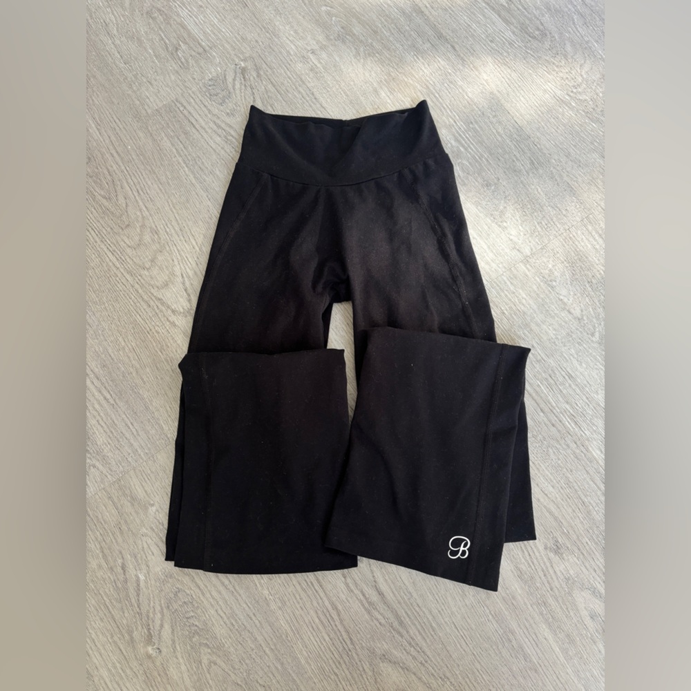 Bombshell Flare Leggings w/ Scrunch (Black)